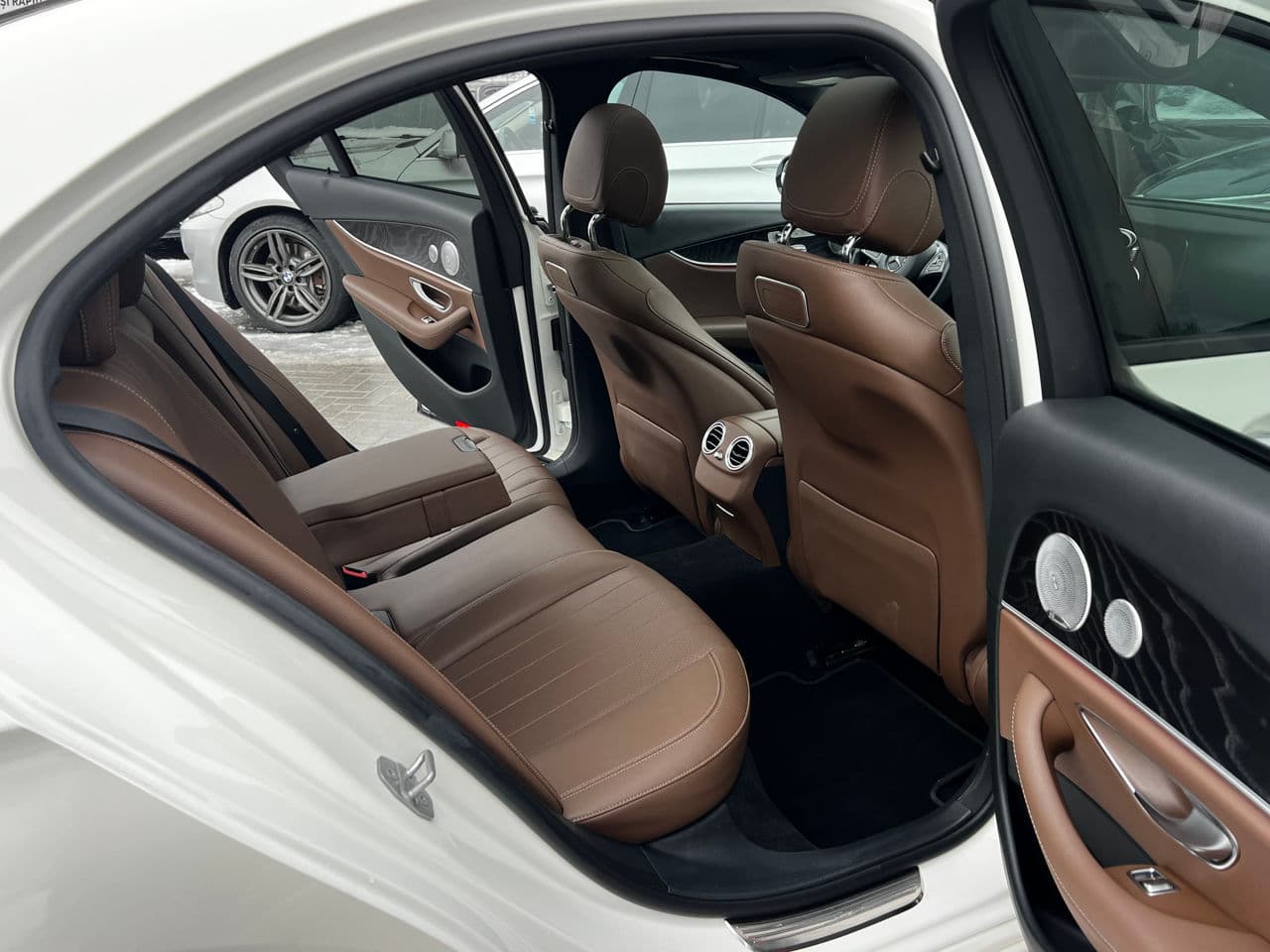 Mercedes E 300 2017 — Миниатюра 20