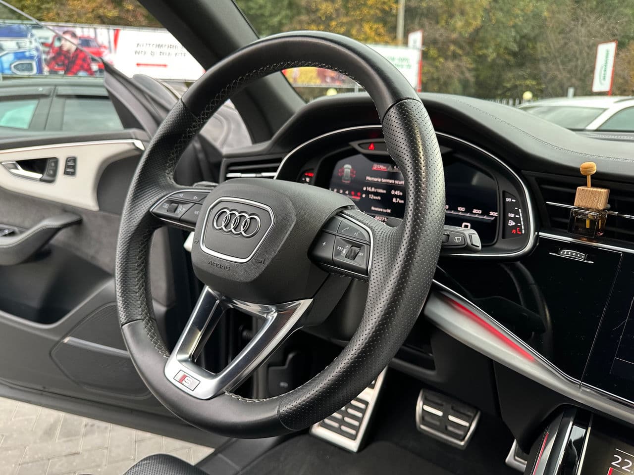 Audi Q8 2022 — Миниатюра 13