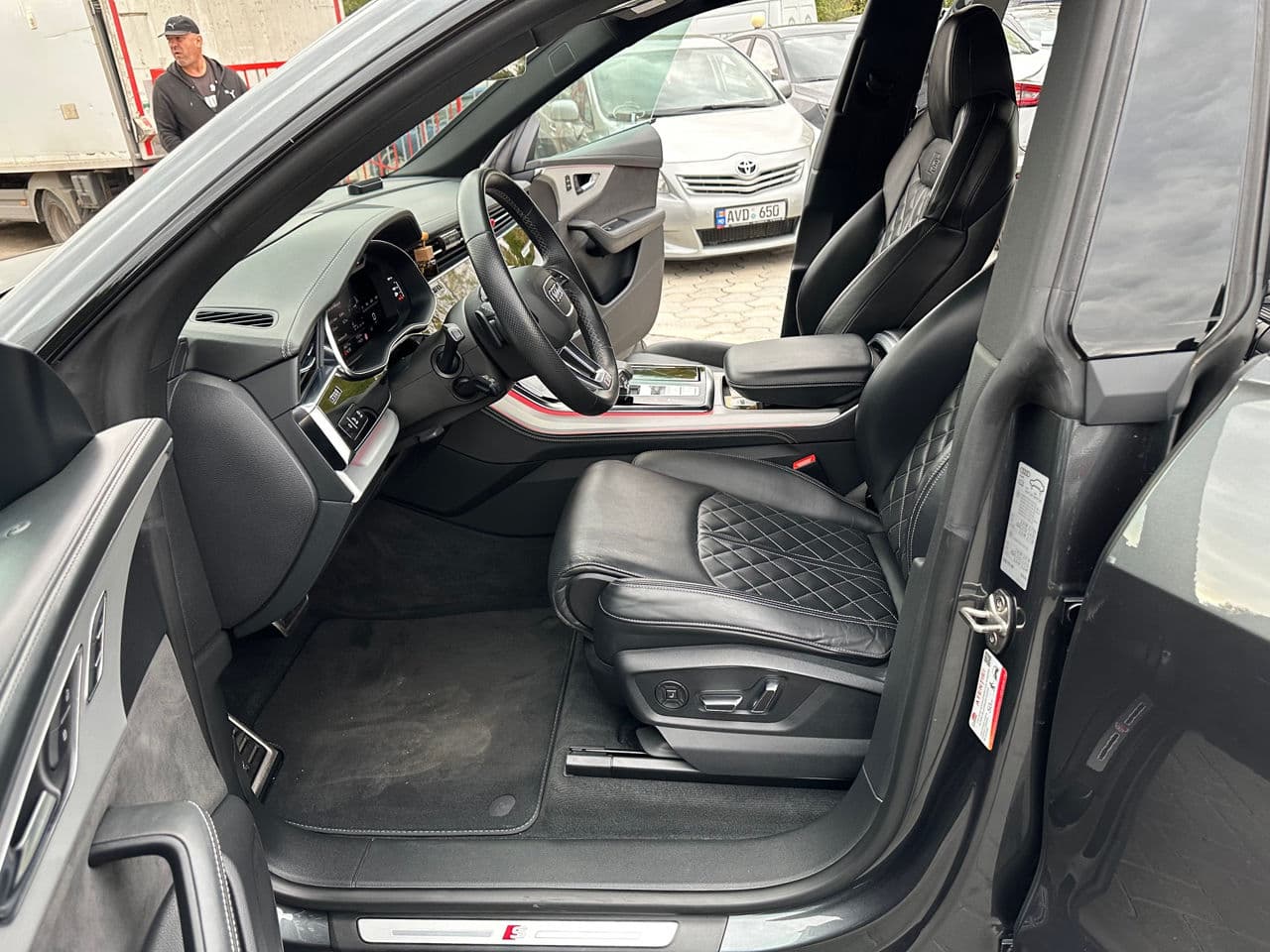 Audi Q8 2022 — Миниатюра 5
