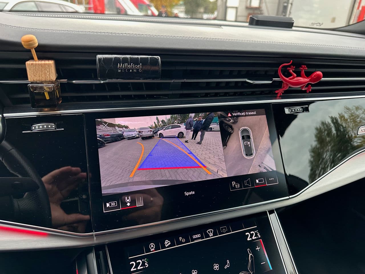 Audi Q8 2022 — Миниатюра 16