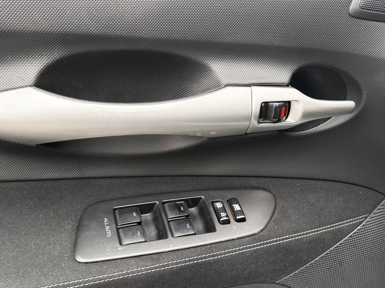 Toyota Auris 2010 — Миниатюра 15