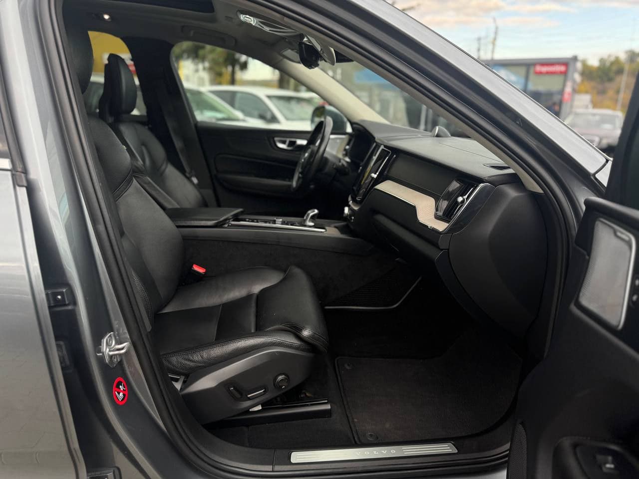 Volvo XC 60 2018 — Миниатюра 16