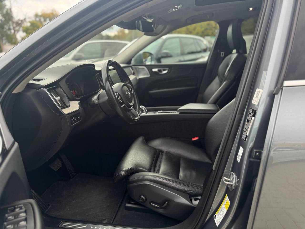 Volvo XC 60 2018 — Миниатюра 5