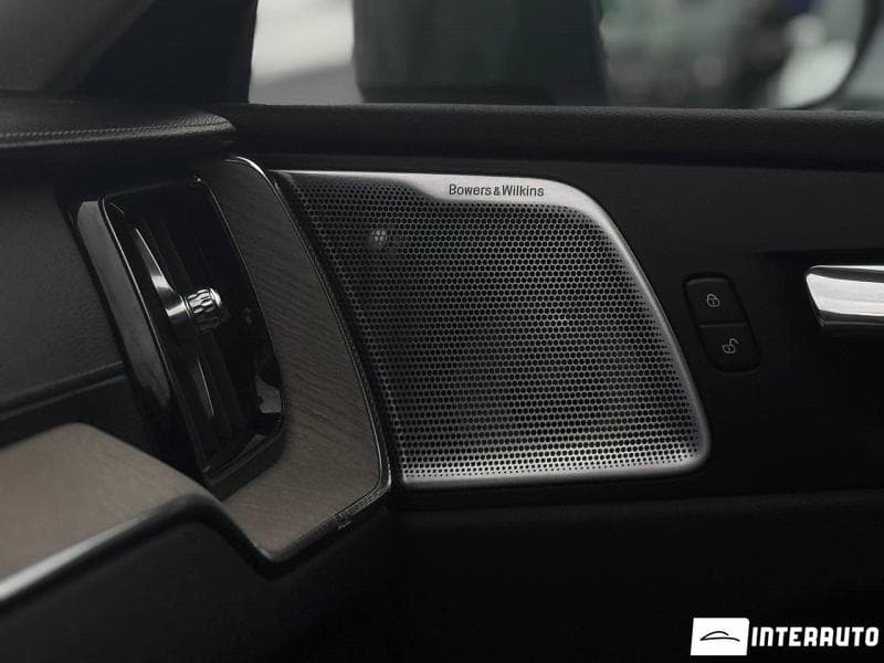 Volvo XC 60 2018 — Миниатюра 19