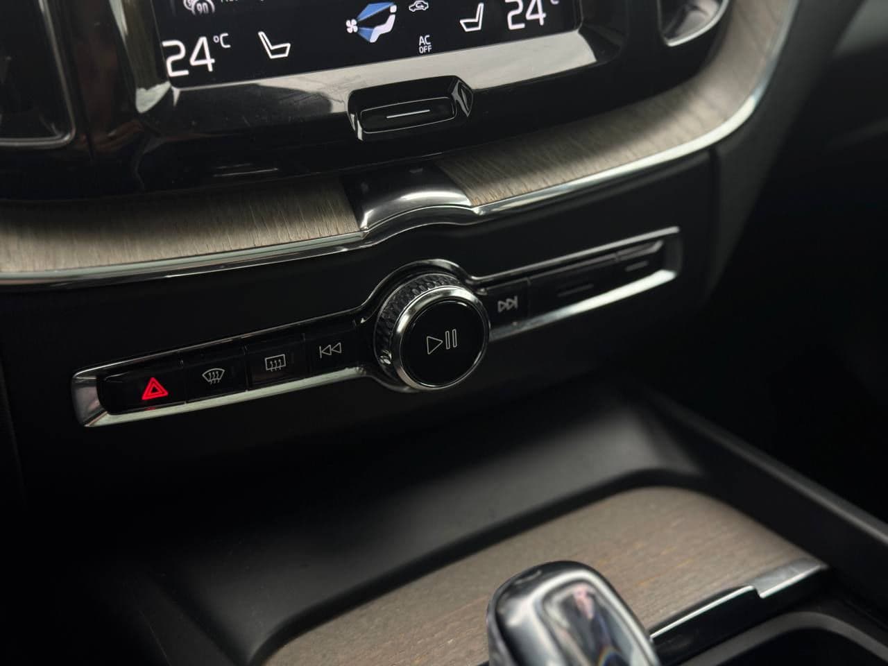 Volvo XC 60 2018 — Миниатюра 11
