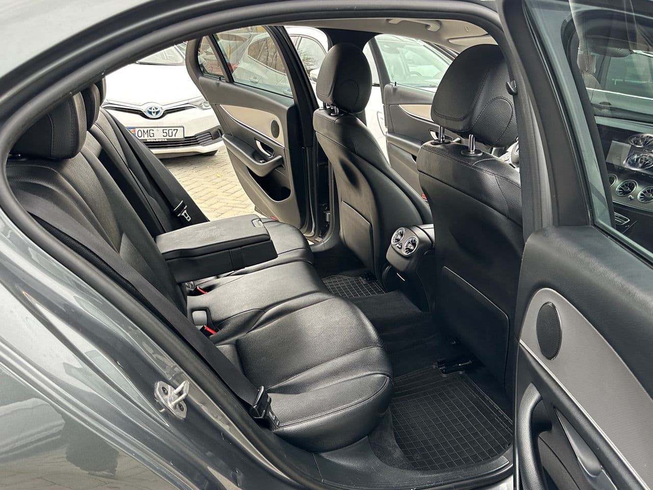 Mercedes E 220 2019 — Миниатюра 14