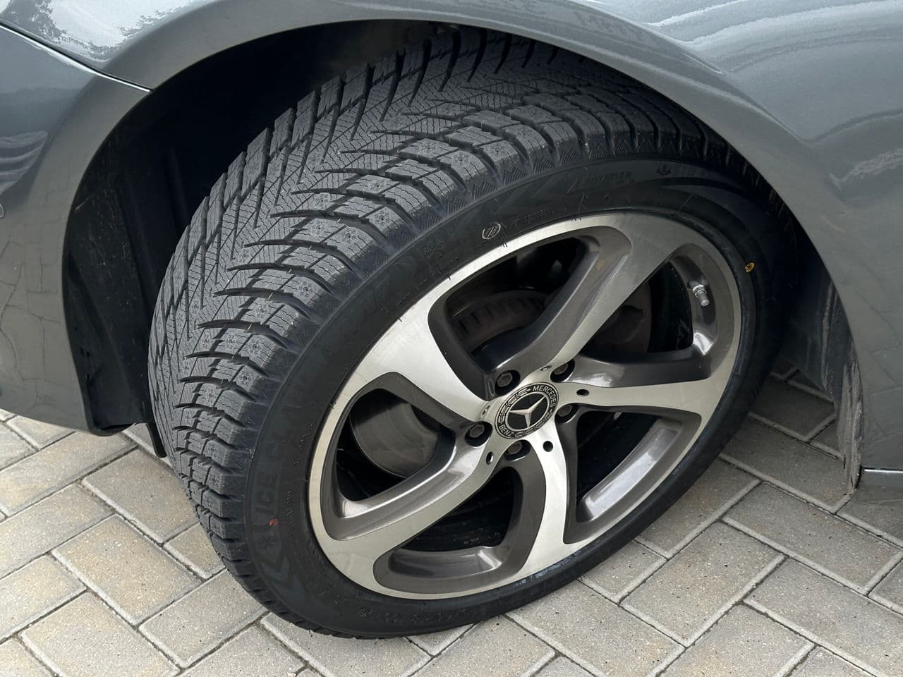 Mercedes E 220 2019 — Миниатюра 18