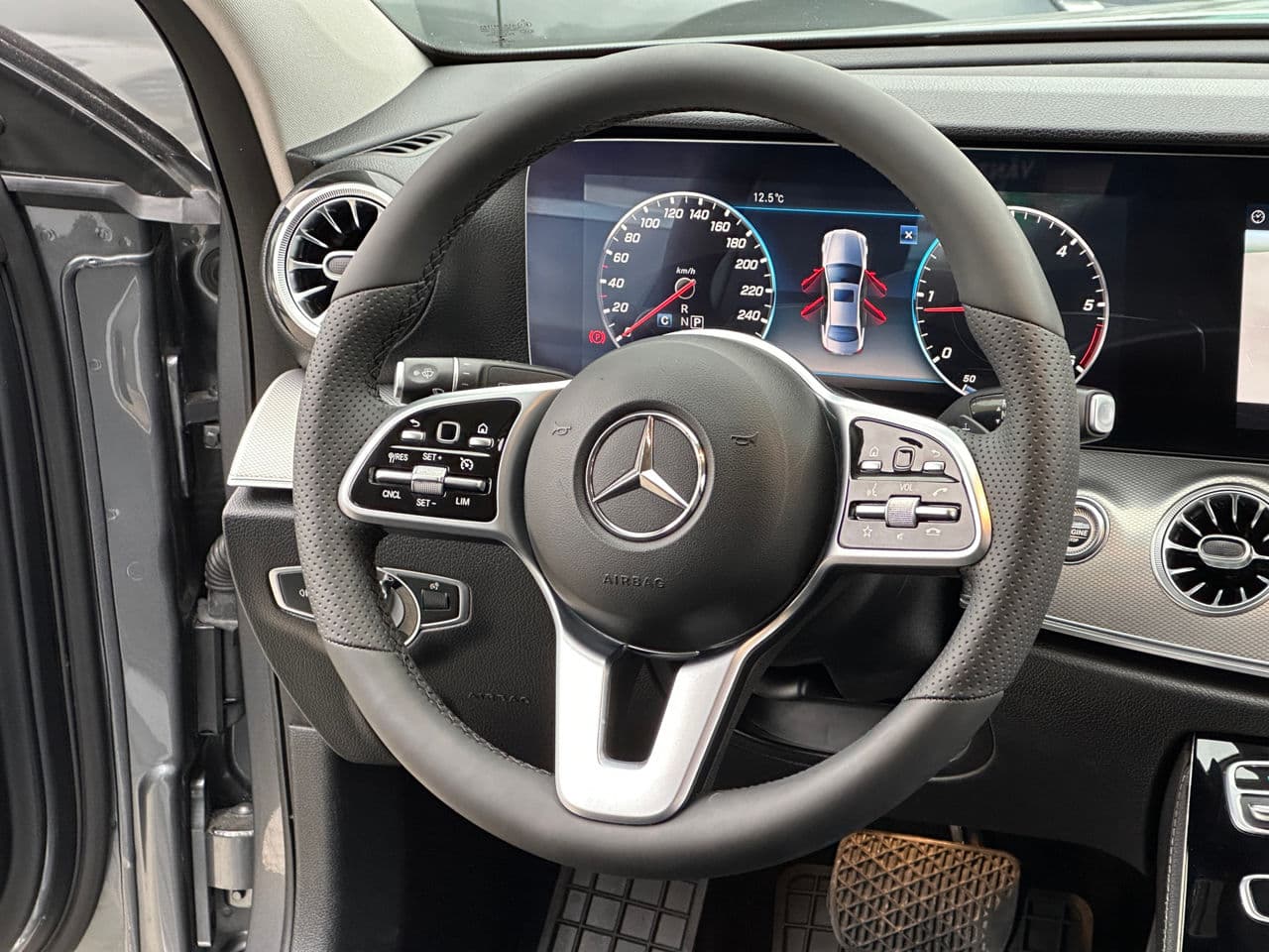 Mercedes E 220 2019 — Миниатюра 7