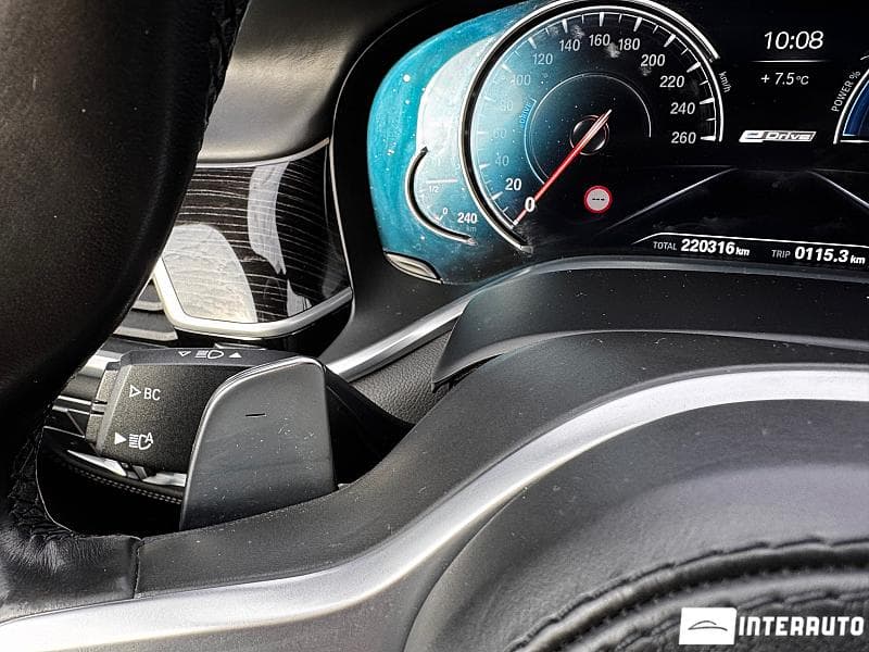 BMW 740e 2017 — Миниатюра 16