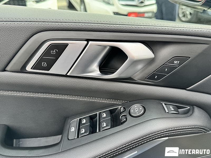 2020 BMW X5 2.5D — Miniatură 21