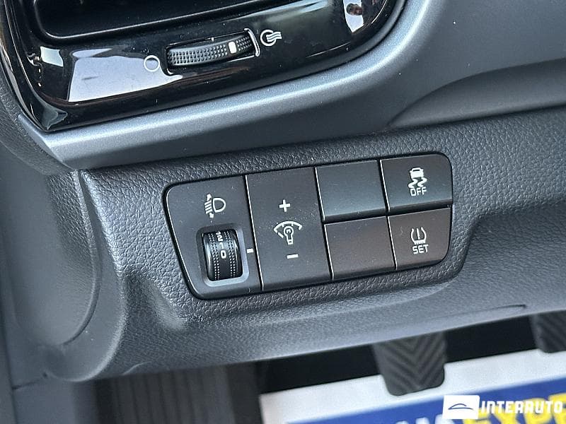 Kia Stonic 2018 — Миниатюра 15