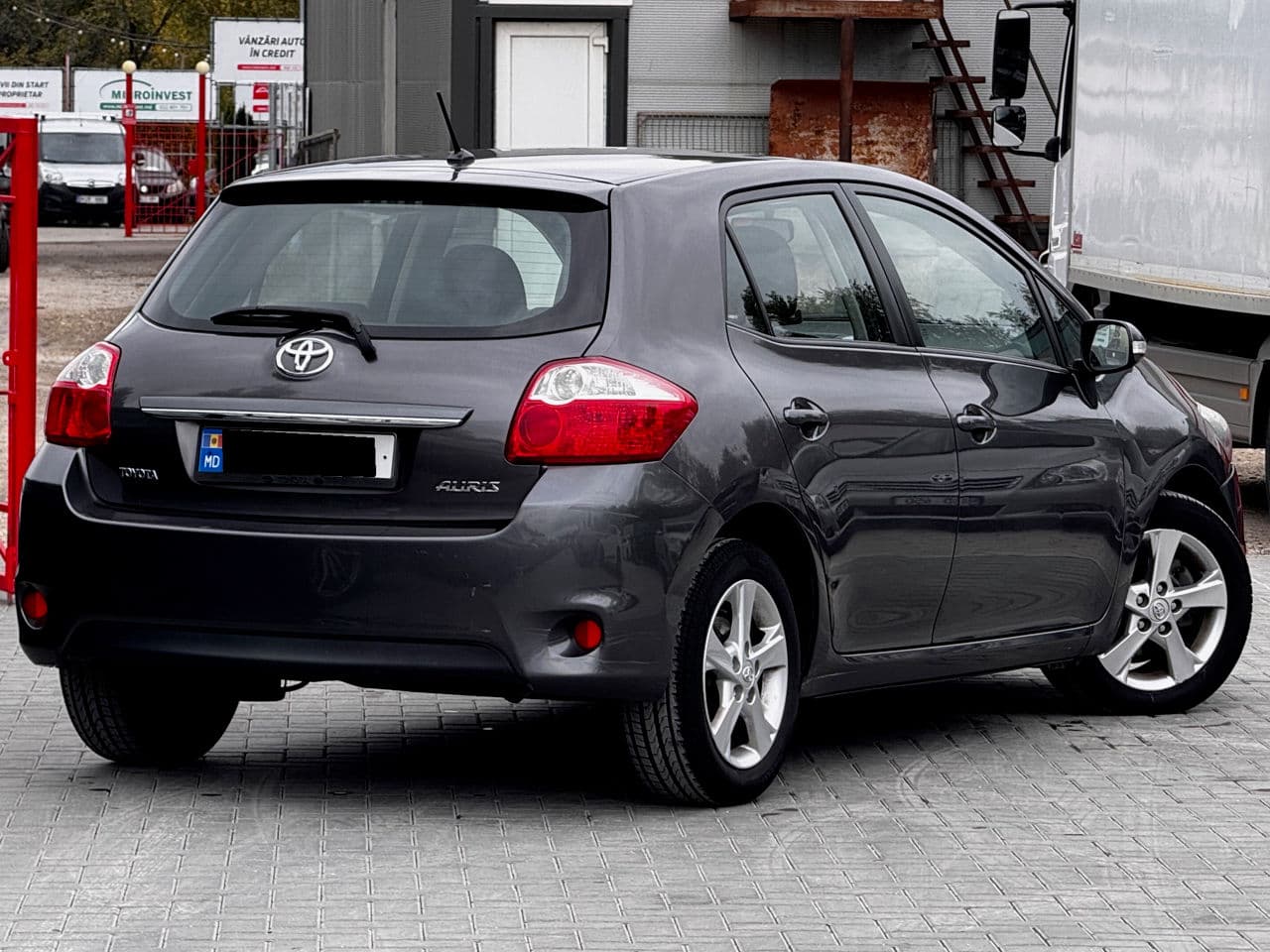 Toyota Auris 2010 — Миниатюра 3