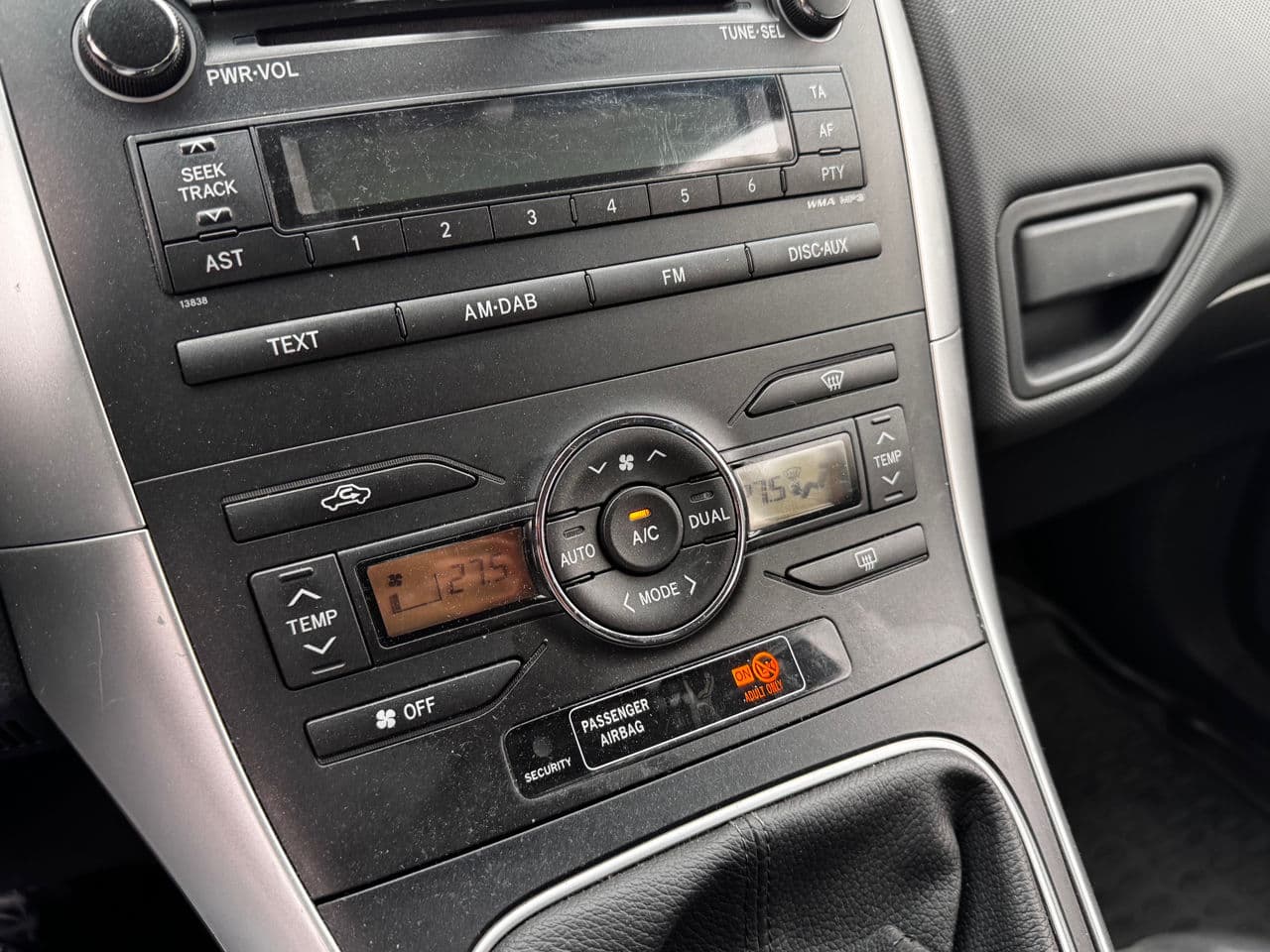 Toyota Auris 2010 — Миниатюра 10