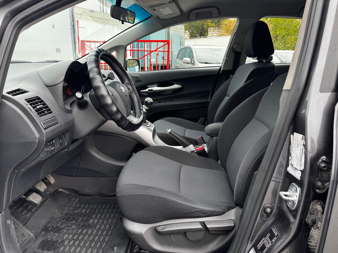 Toyota Auris 2010 — Миниатюра 6