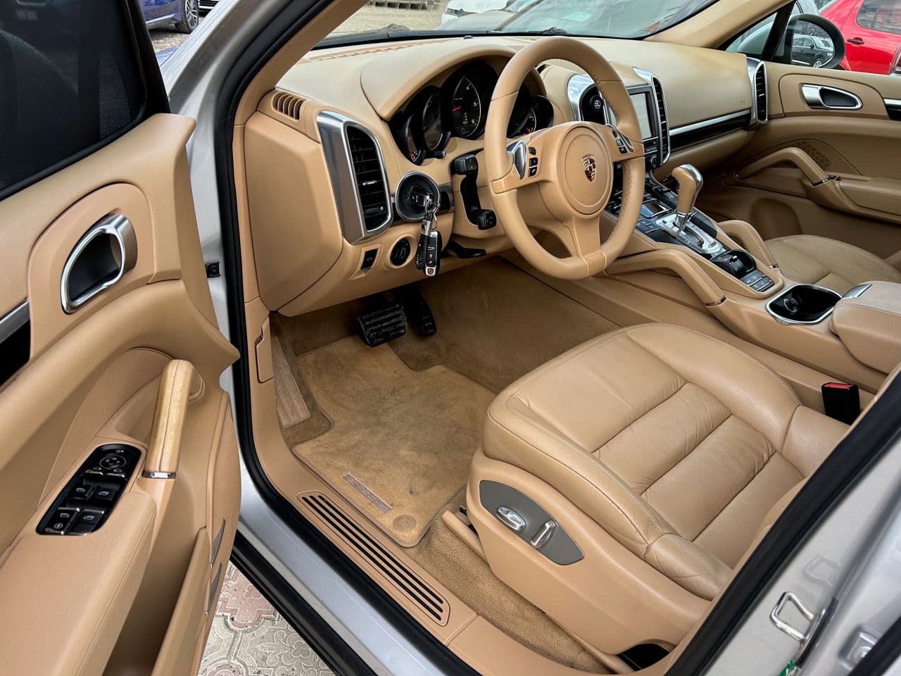 Porsche Cayenne 2011 — Миниатюра 5