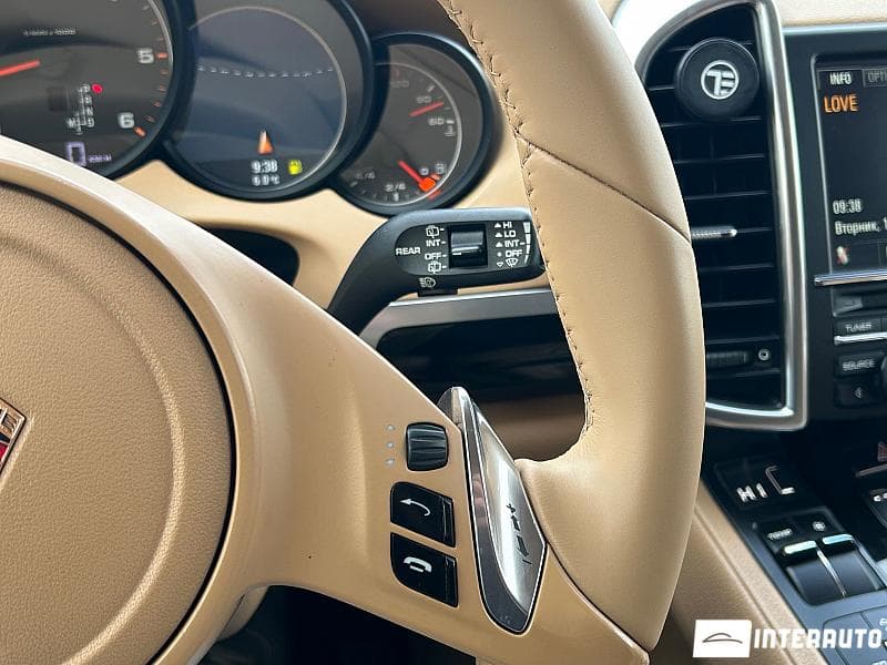 Porsche Cayenne 2011 — Миниатюра 10