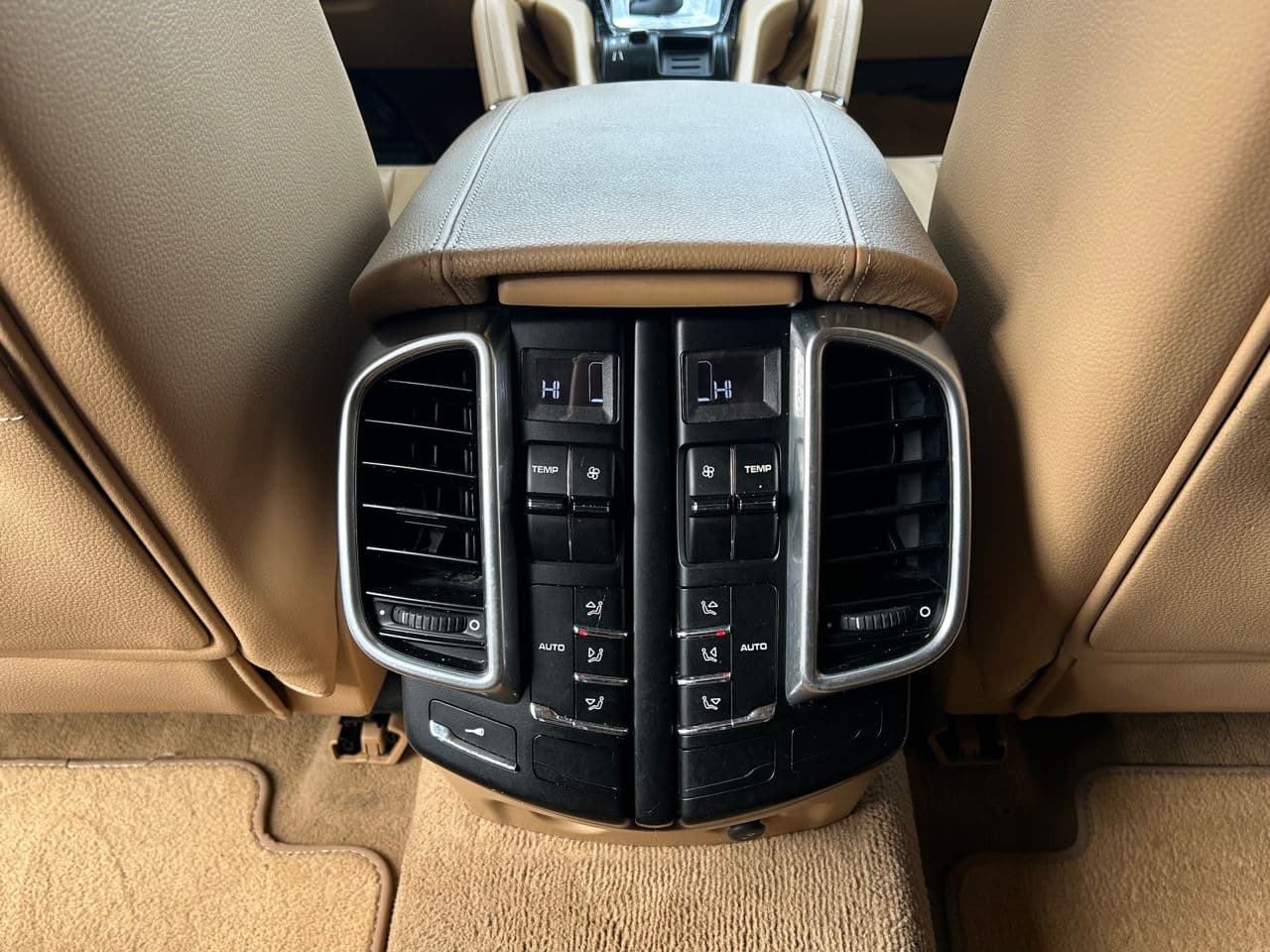 Porsche Cayenne 2011 — Миниатюра 17