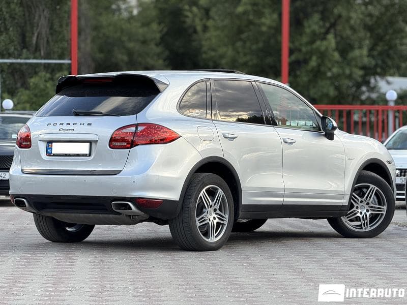 Porsche Cayenne 2011 — Миниатюра 2