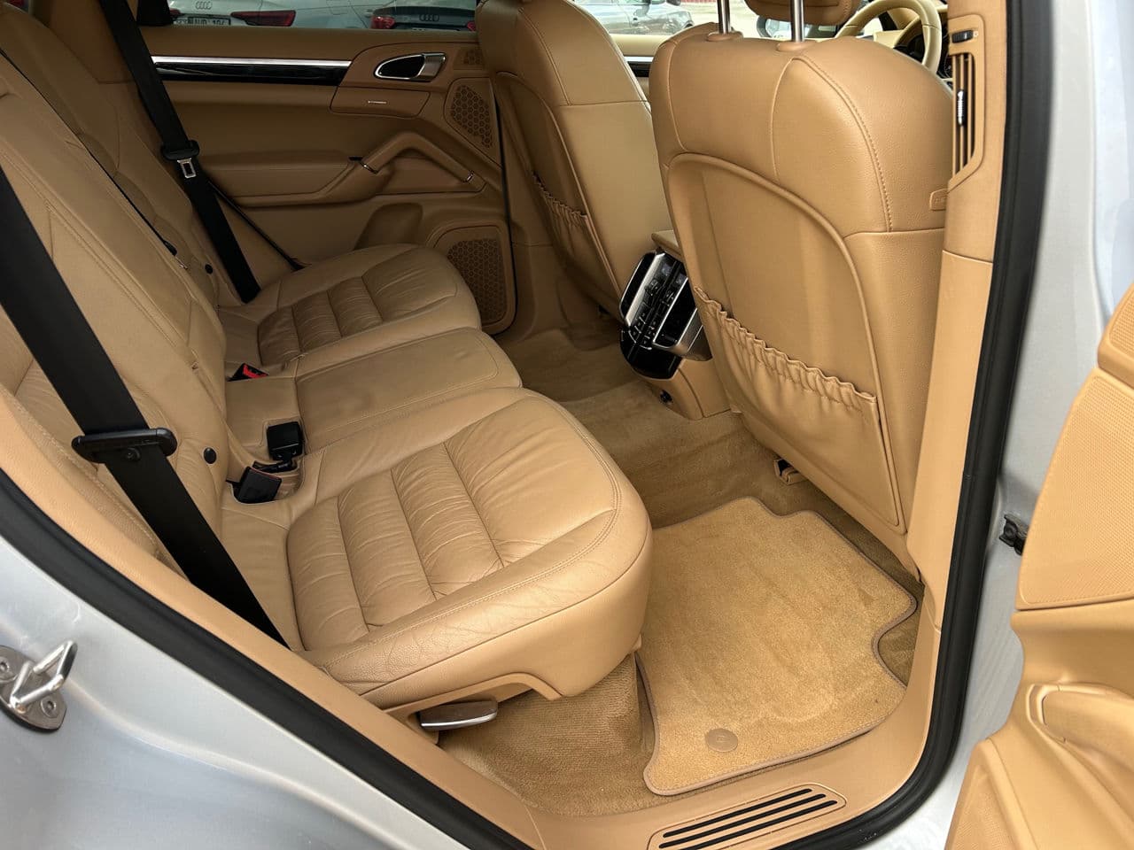Porsche Cayenne 2011 — Миниатюра 18