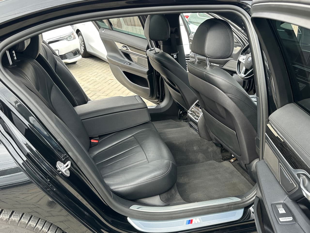 BMW 740 2017 — Миниатюра 18