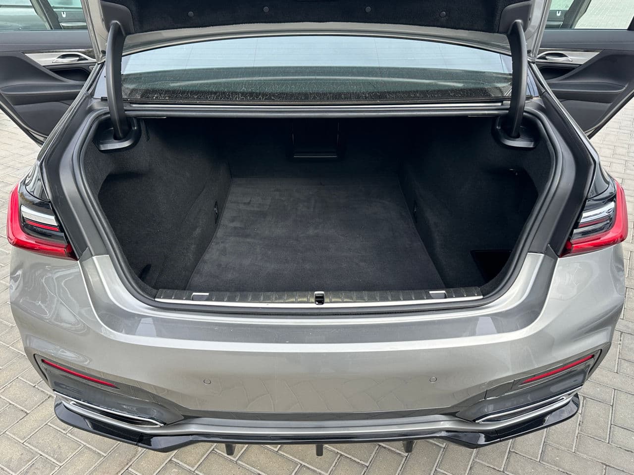 BMW 740 2020 — Миниатюра 28