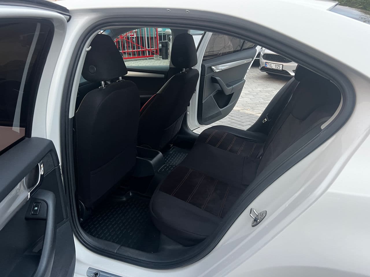 2018 Skoda Octavia — Miniatură 8