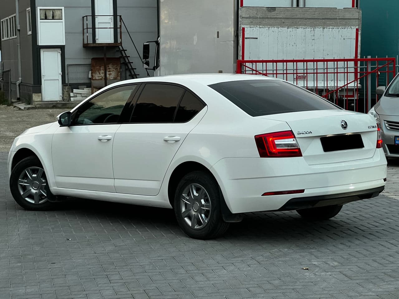 2018 Skoda Octavia — Miniatură 2