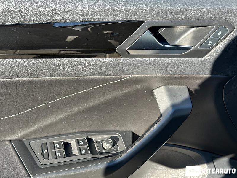 Volkswagen T-Roc 2023 — Миниатюра 16