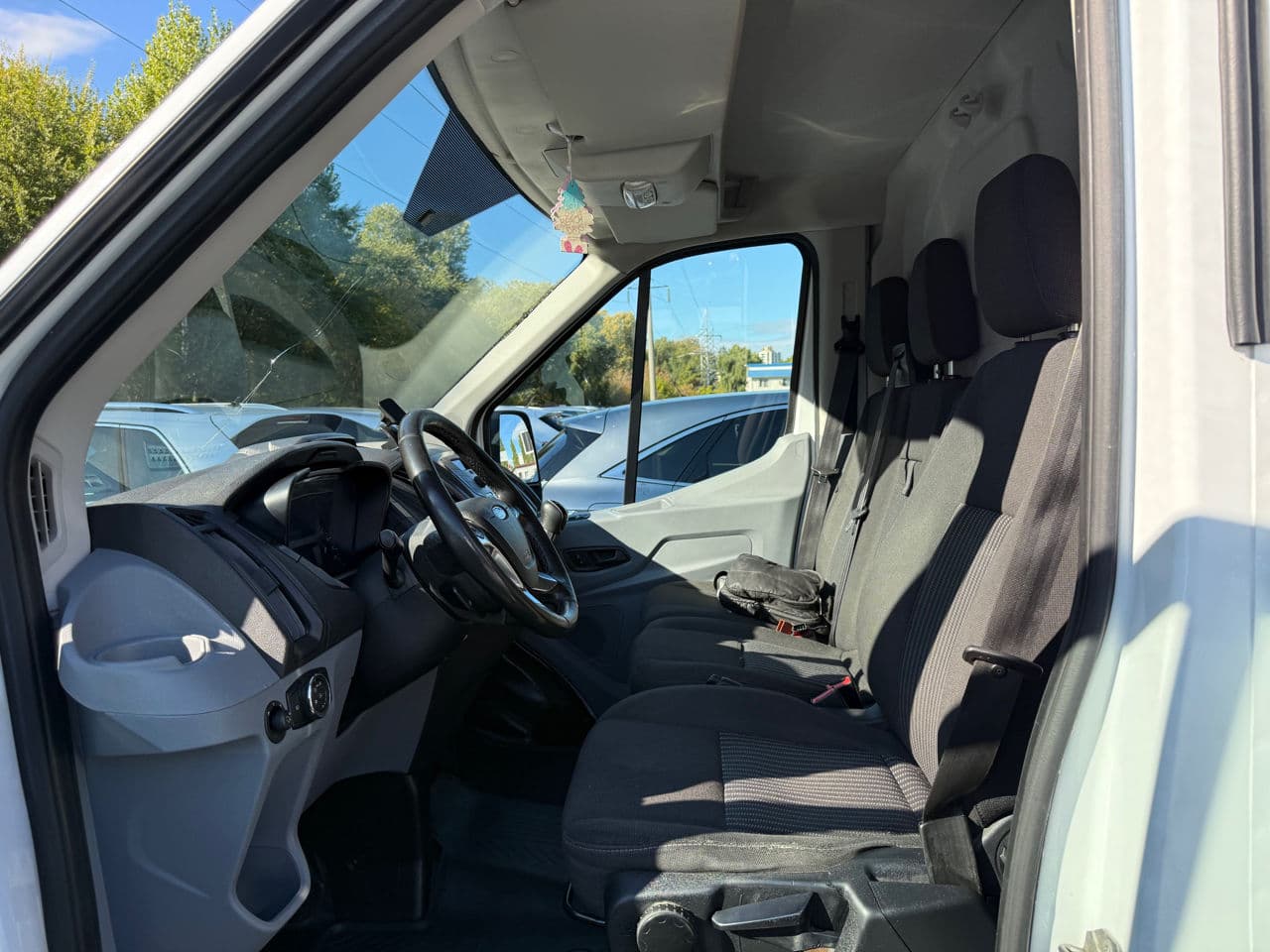 Ford Transit 2019 — Миниатюра 5