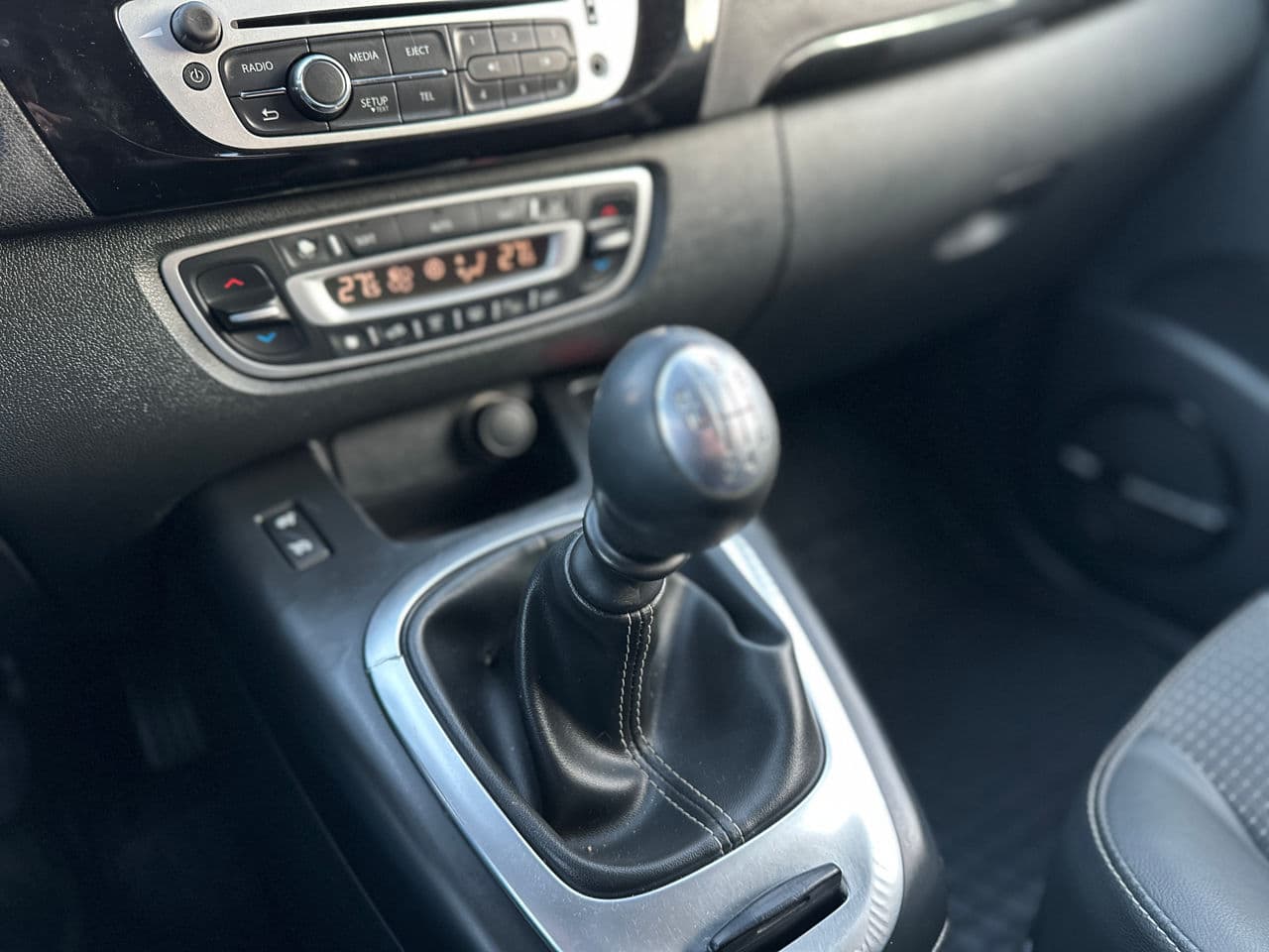 Renault Scenic 2012 — Миниатюра 13