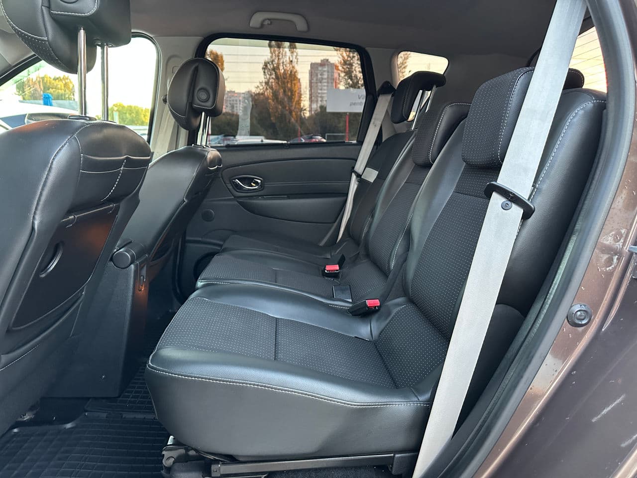 Renault Scenic 2012 — Миниатюра 15