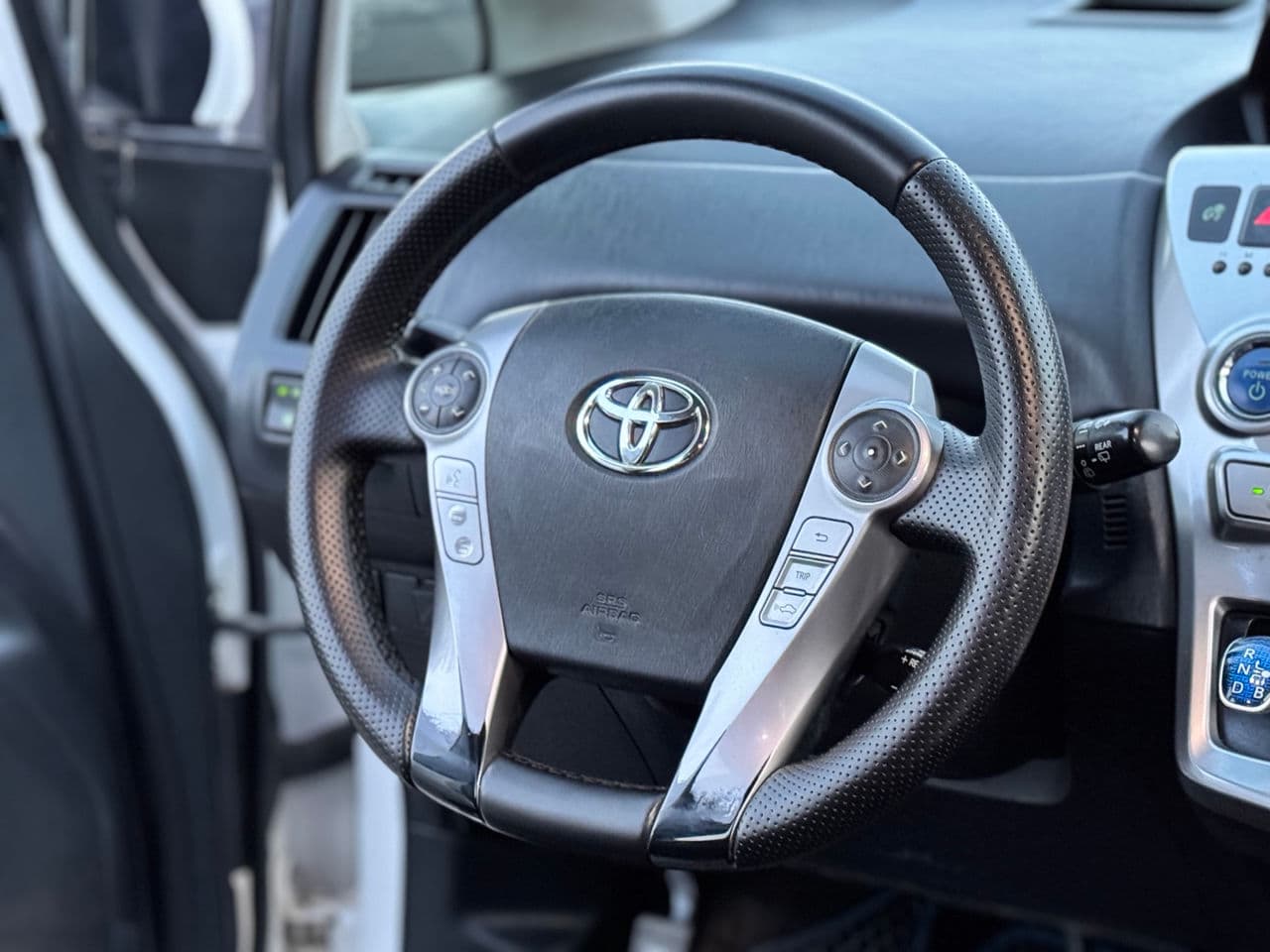 Toyota Prius Plus / V 2015 — Миниатюра 9