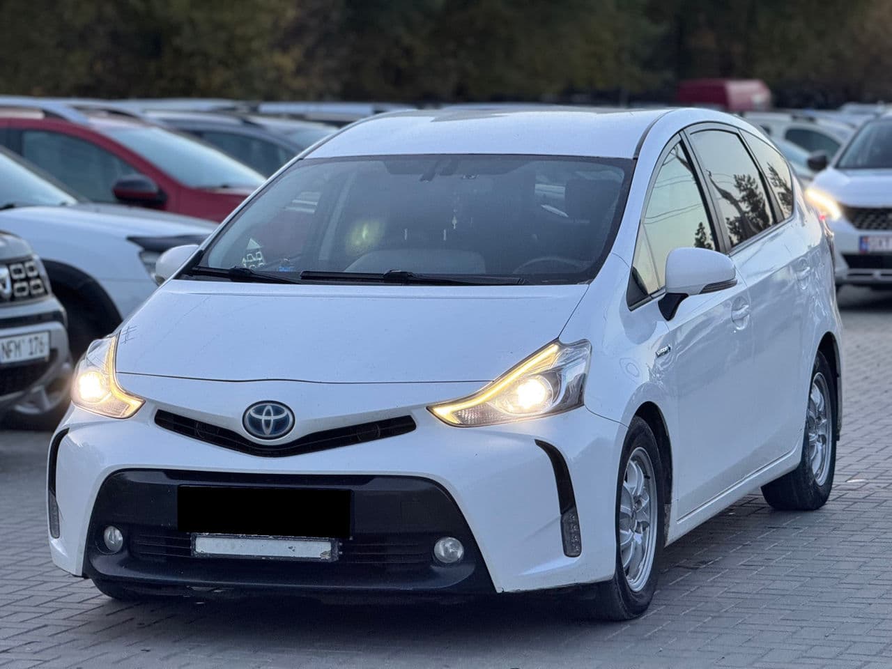 Toyota Prius Plus / V
