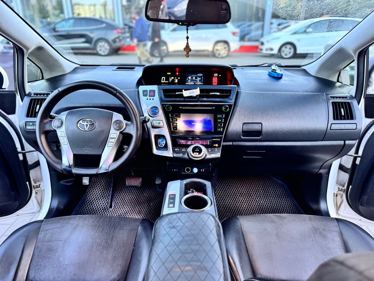Toyota Prius Plus / V 2015 — Миниатюра 13