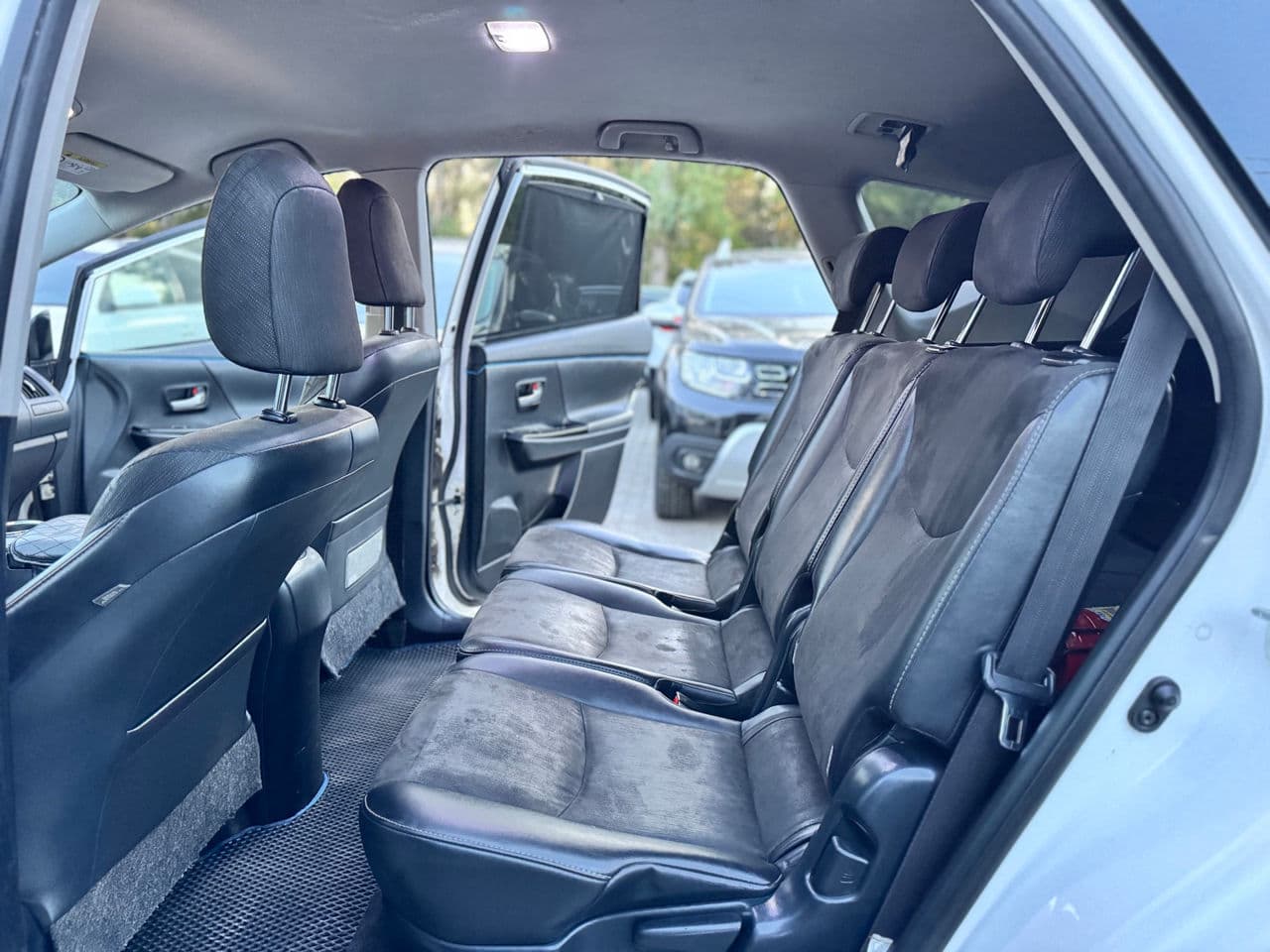 Toyota Prius Plus / V 2015 — Миниатюра 14