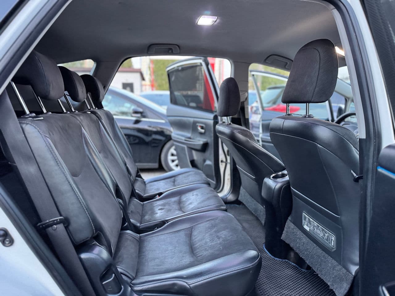 Toyota Prius Plus / V 2015 — Миниатюра 16