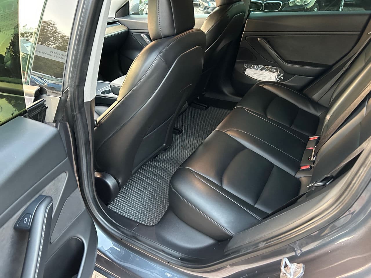 Tesla Model 3 2020 — Миниатюра 14
