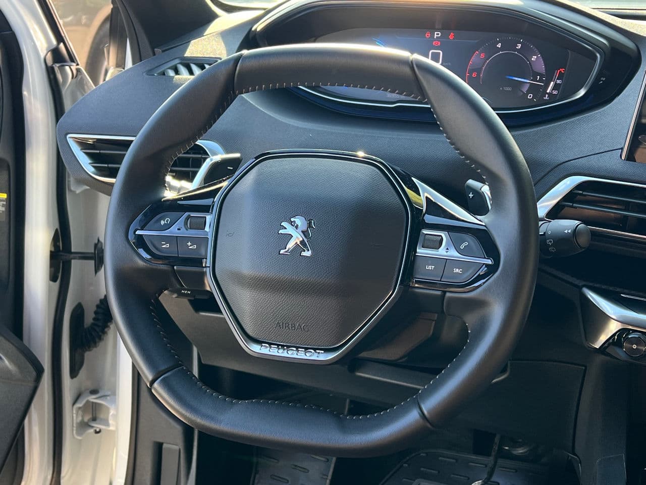 2023 Peugeot 3008 — Miniatură 9