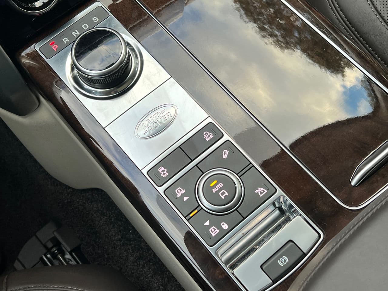 Land Rover Range Rover Vogue 2018 — Миниатюра 17