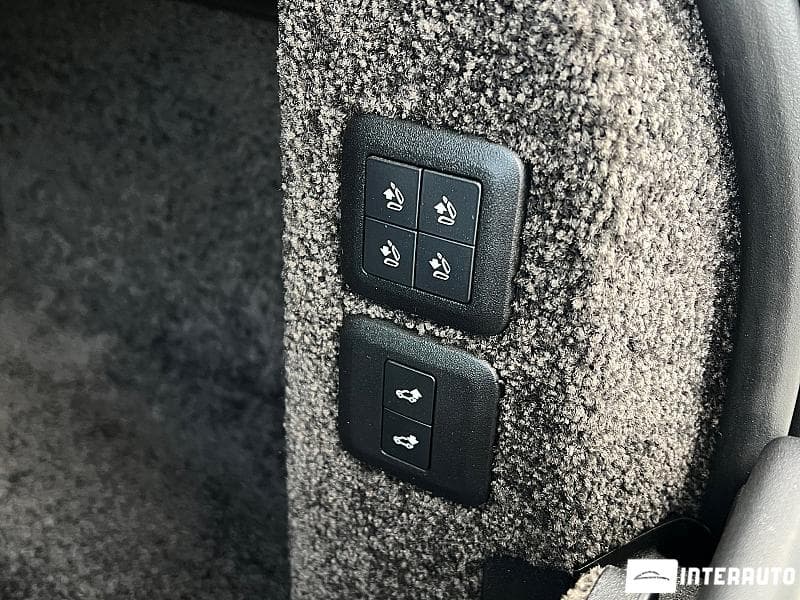 Land Rover Range Rover Vogue 2018 — Миниатюра 25