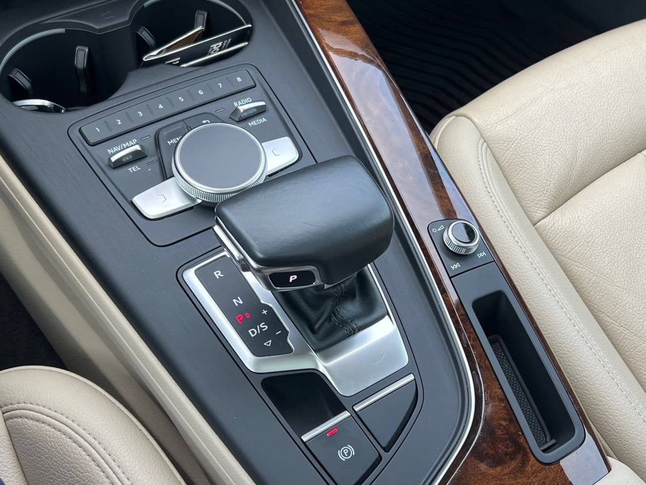 Audi A4 2017 — Миниатюра 12