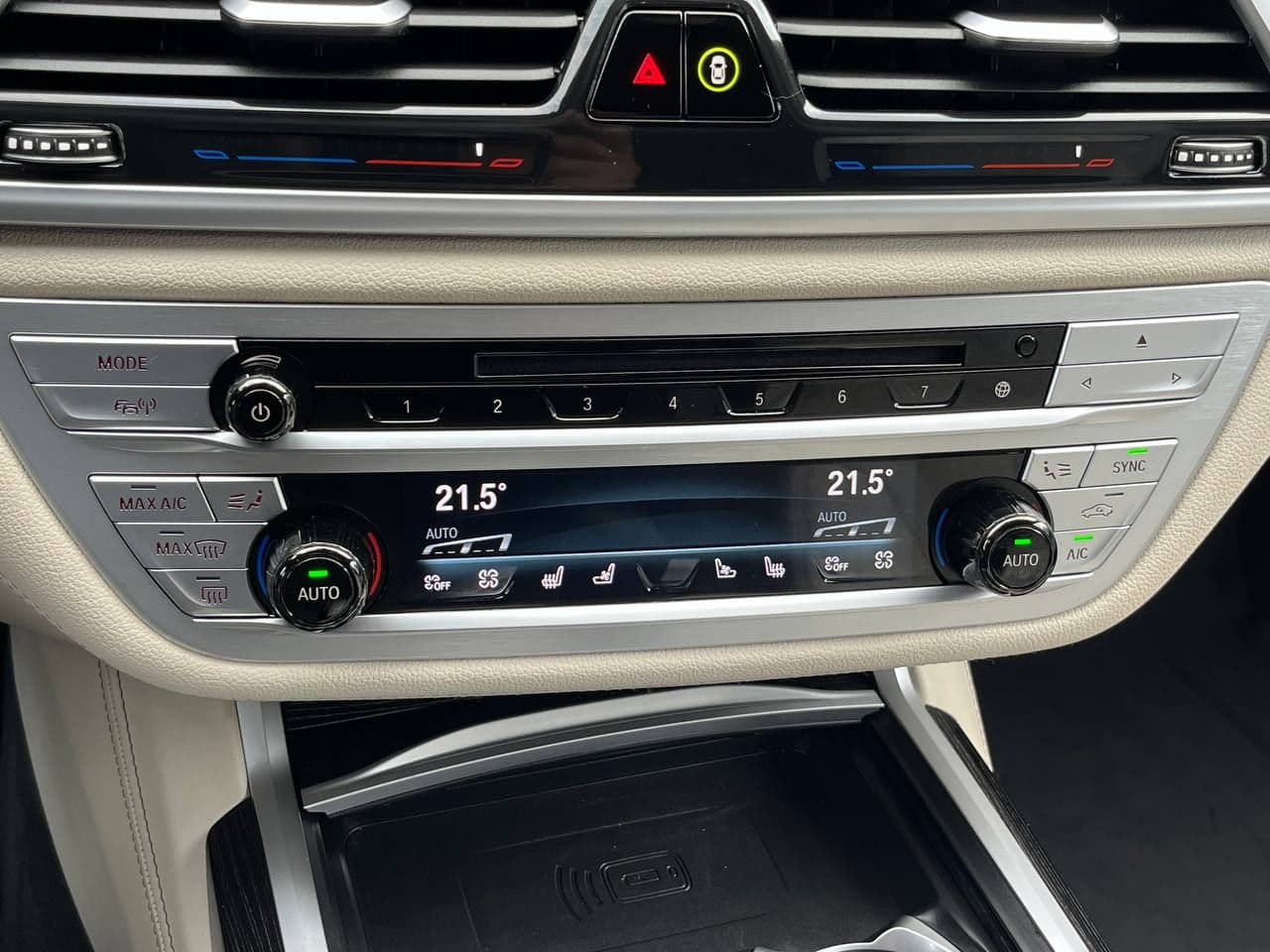 BMW 750 2019 — Миниатюра 13