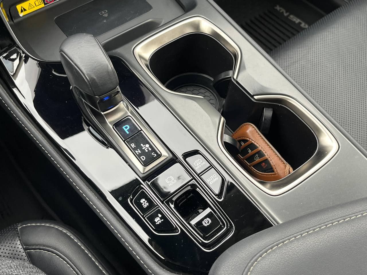 Lexus NX 450H+ 2023 — Миниатюра 13