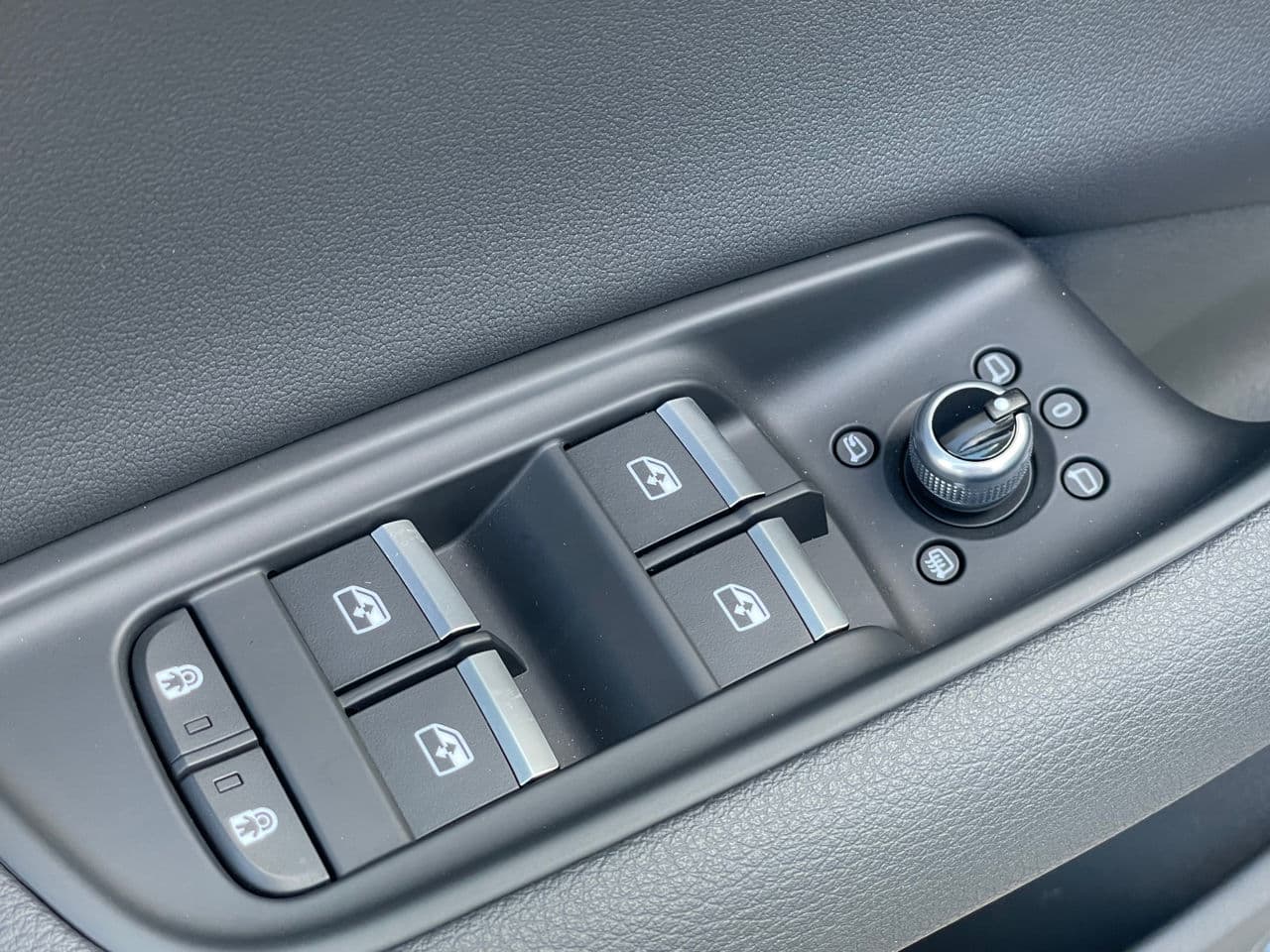 Audi Q7 2025 — Миниатюра 8