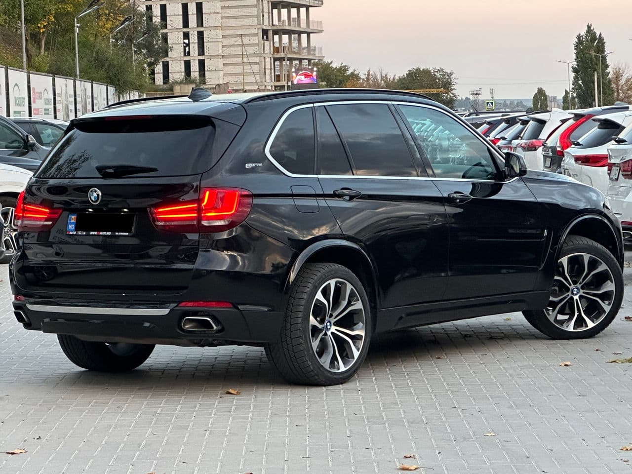 2017 BMW X5 4.0e — Miniatură 3