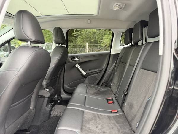 2018 Peugeot 2008 — Miniatură 18