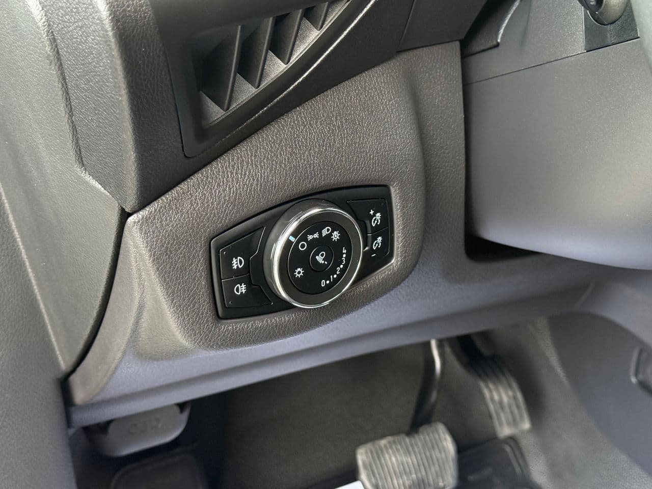 Ford Transit Connect 2015 — Миниатюра 8