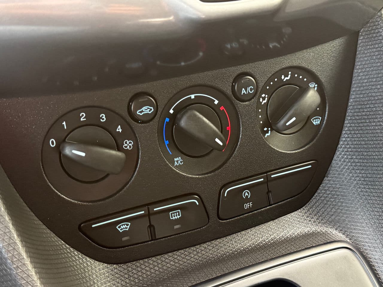 Ford Transit Connect 2015 — Миниатюра 12