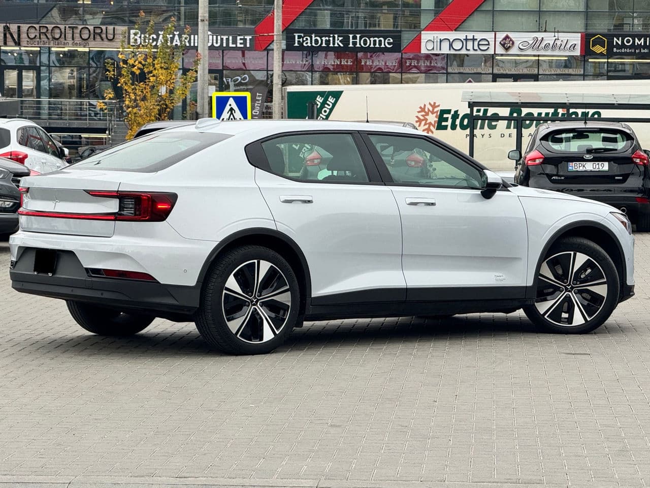Volvo Polestar 2 2022 — Миниатюра 3