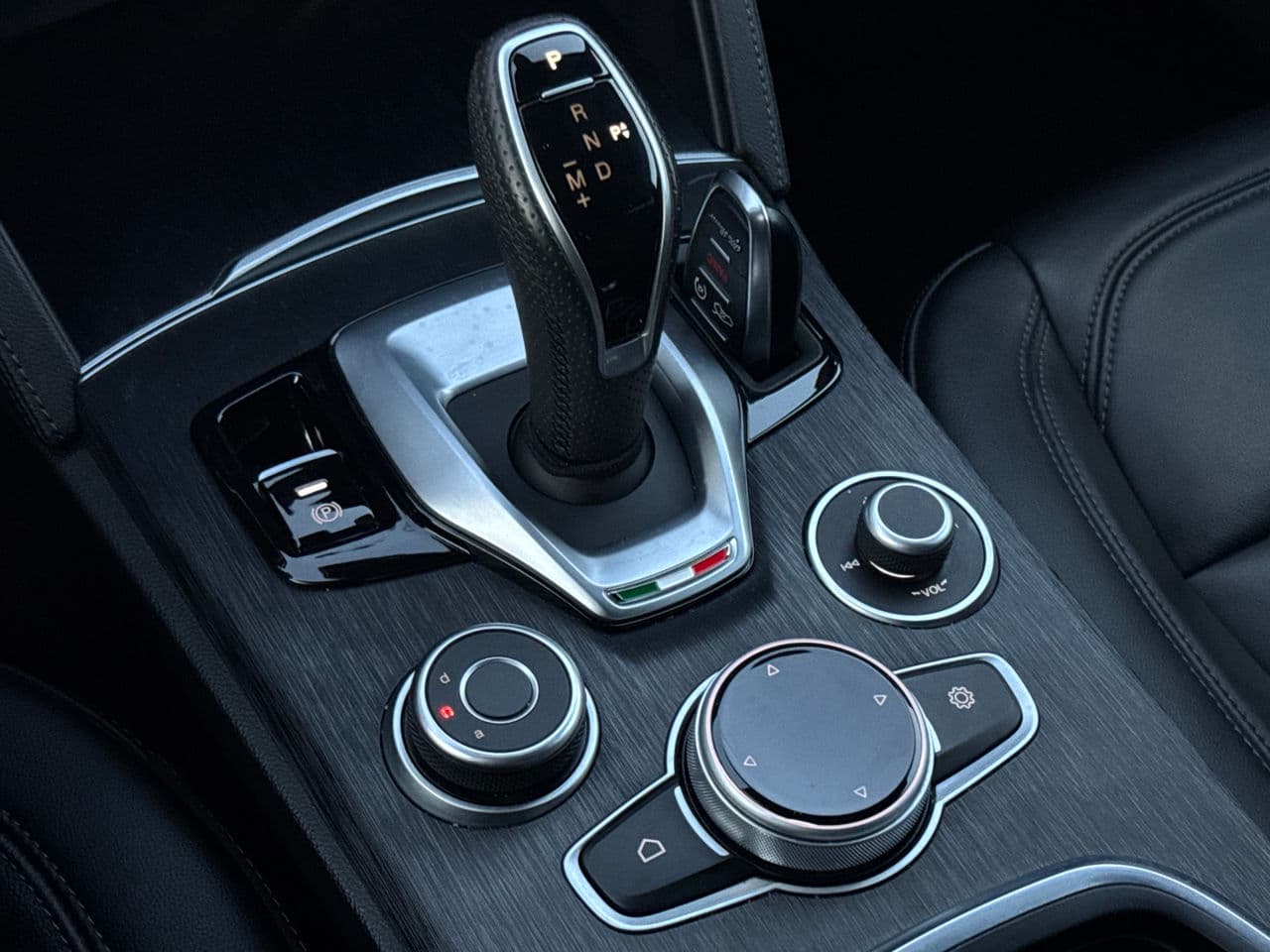 Alfa Romeo Stelvio Sprint 2022 — Миниатюра 11